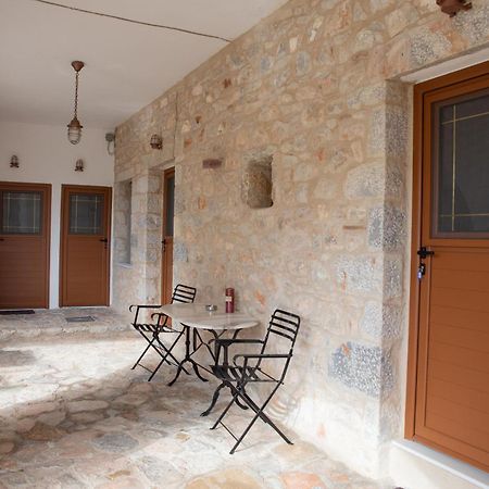 Traditional House Alepis In Areopolis Bagian luar foto