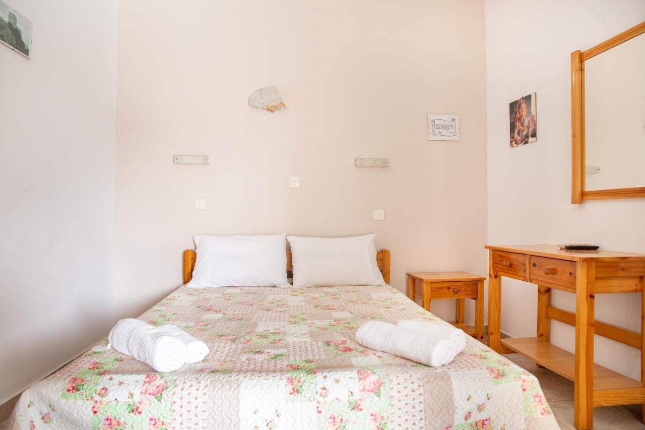 Traditional House Alepis In Areopolis Bagian luar foto