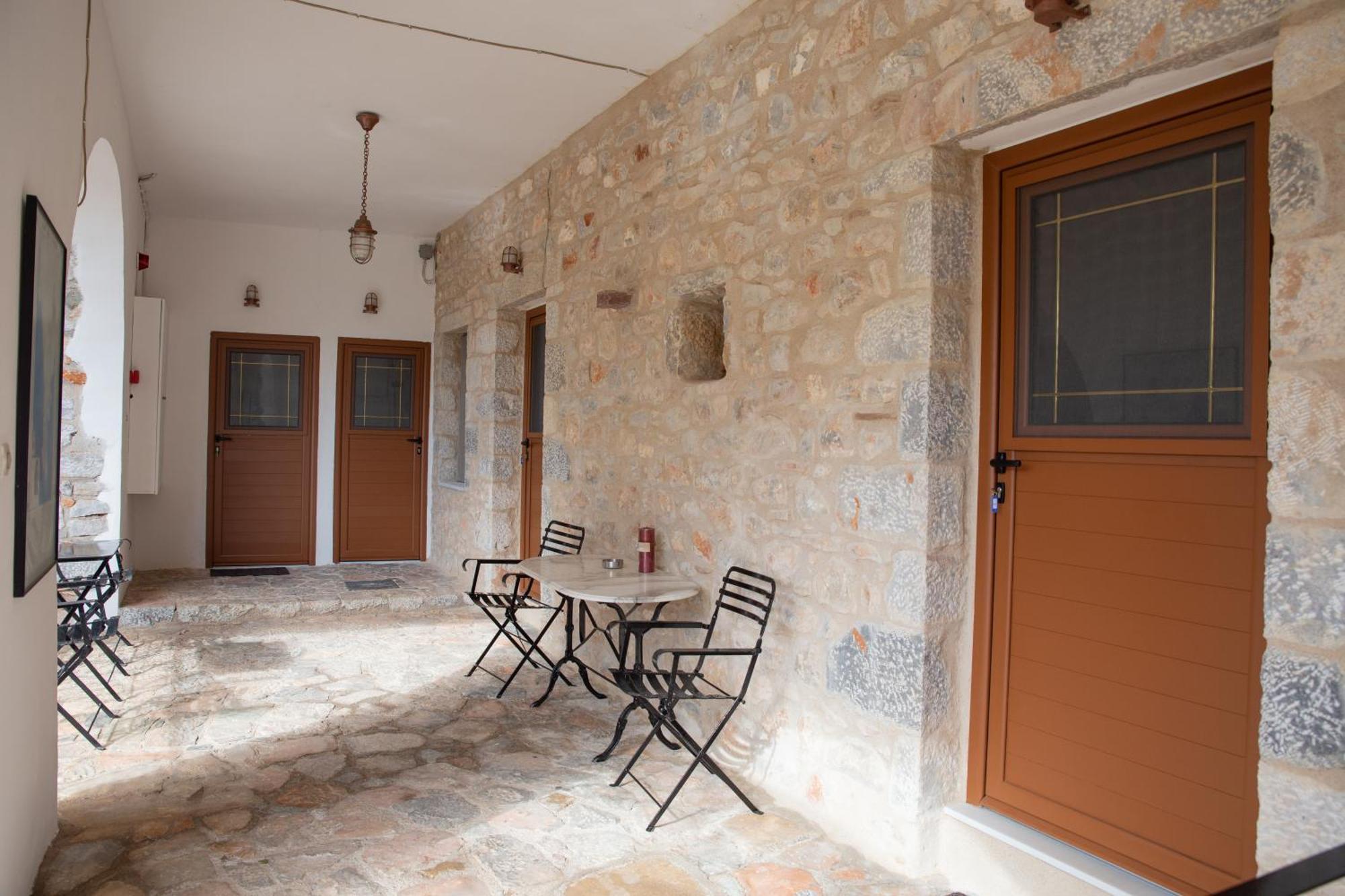 Traditional House Alepis In Areopolis Bagian luar foto