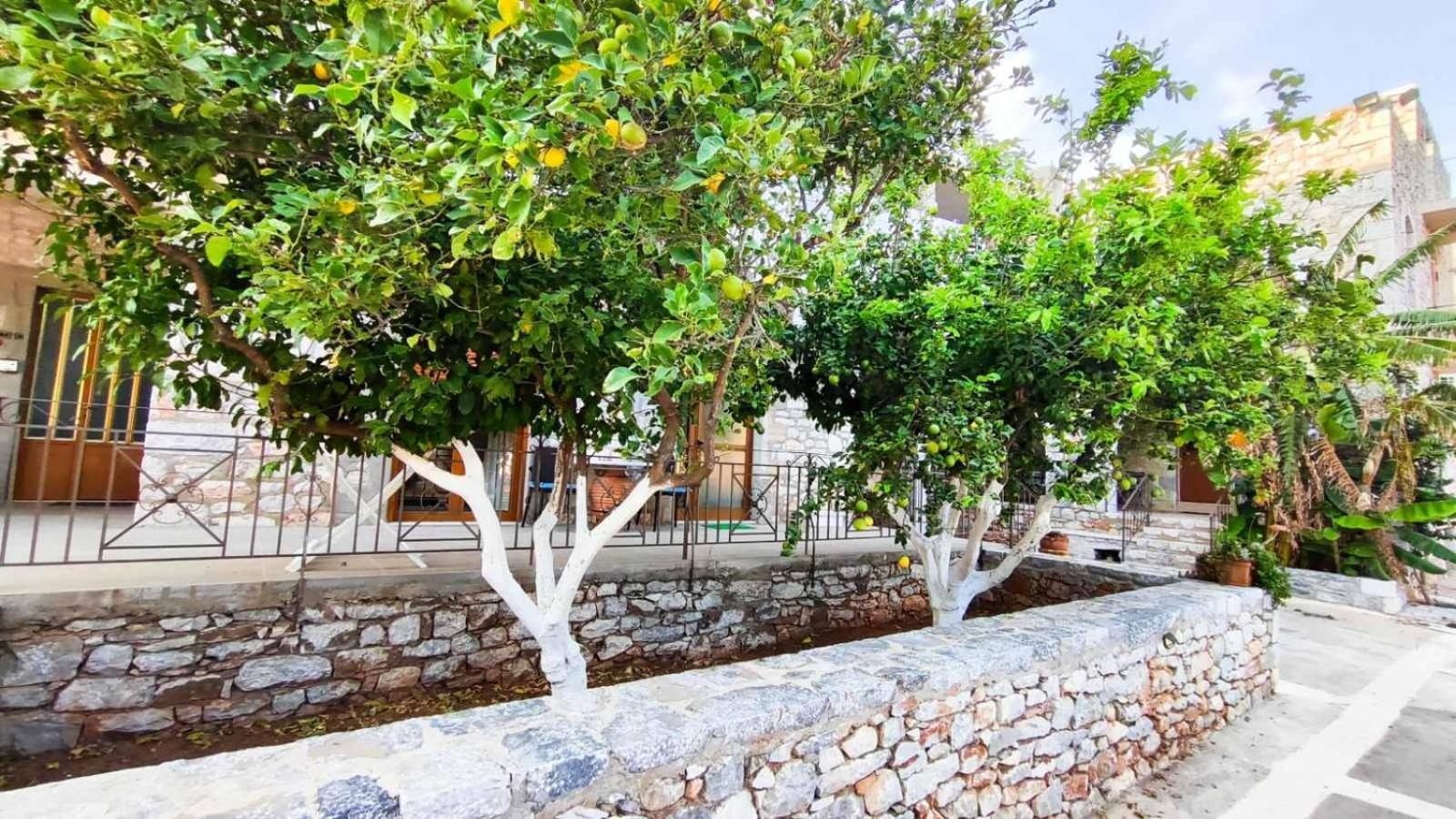 Traditional House Alepis In Areopolis Bagian luar foto